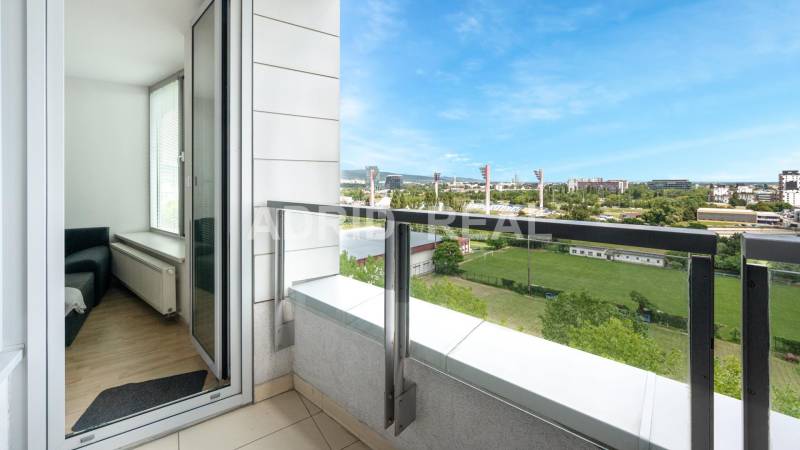 THE BEST OFFER - URBAN TWO-ROOMS APARTMENT WITH VIEW & GARAGE PARKING
