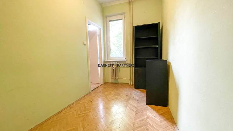 ADRID REAL RENTAL: SPACIOUS & PRACTICAL 3.5-ROOM APARTMENT IN RUŽINOV