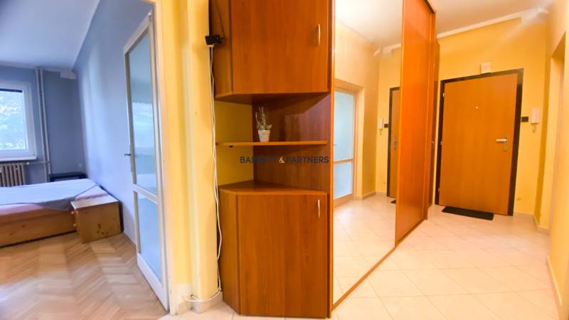 ADRID REAL RENTAL: SPACIOUS & PRACTICAL 3.5-ROOM APARTMENT IN RUŽINOV