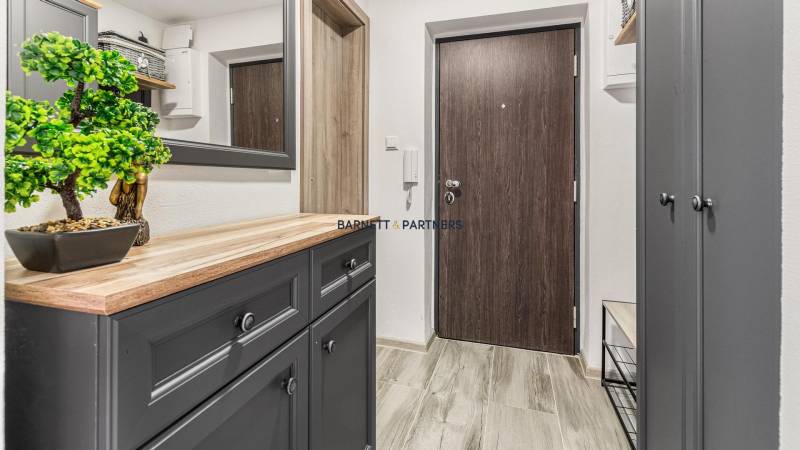TOP OFFER OF A CHARISMATIC TWO-ROOM APARTMENT 