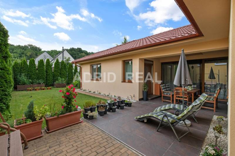 FULFILL YOUR DREAMS | SALE OF 4-ROOM HOUSE IN THE BEAUTIFUL ENVIRONMEN