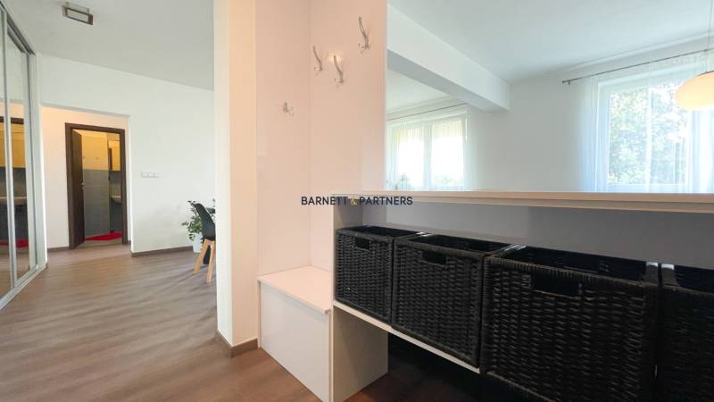 DESIGN EXCELLENT HOUSING: FOUR-ROOM MAISONETTE FOR RENT